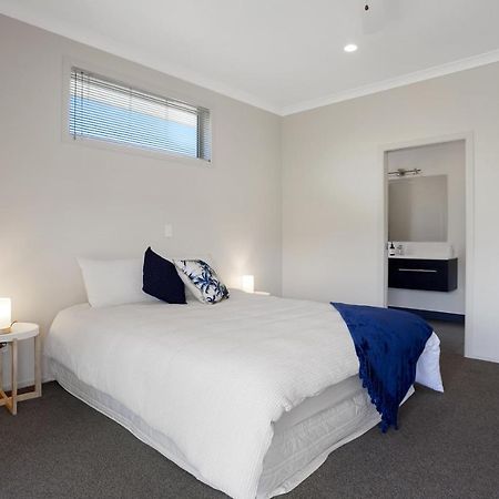 Sky Blue Retreat - Waihi Beach Holiday Home 외부 사진