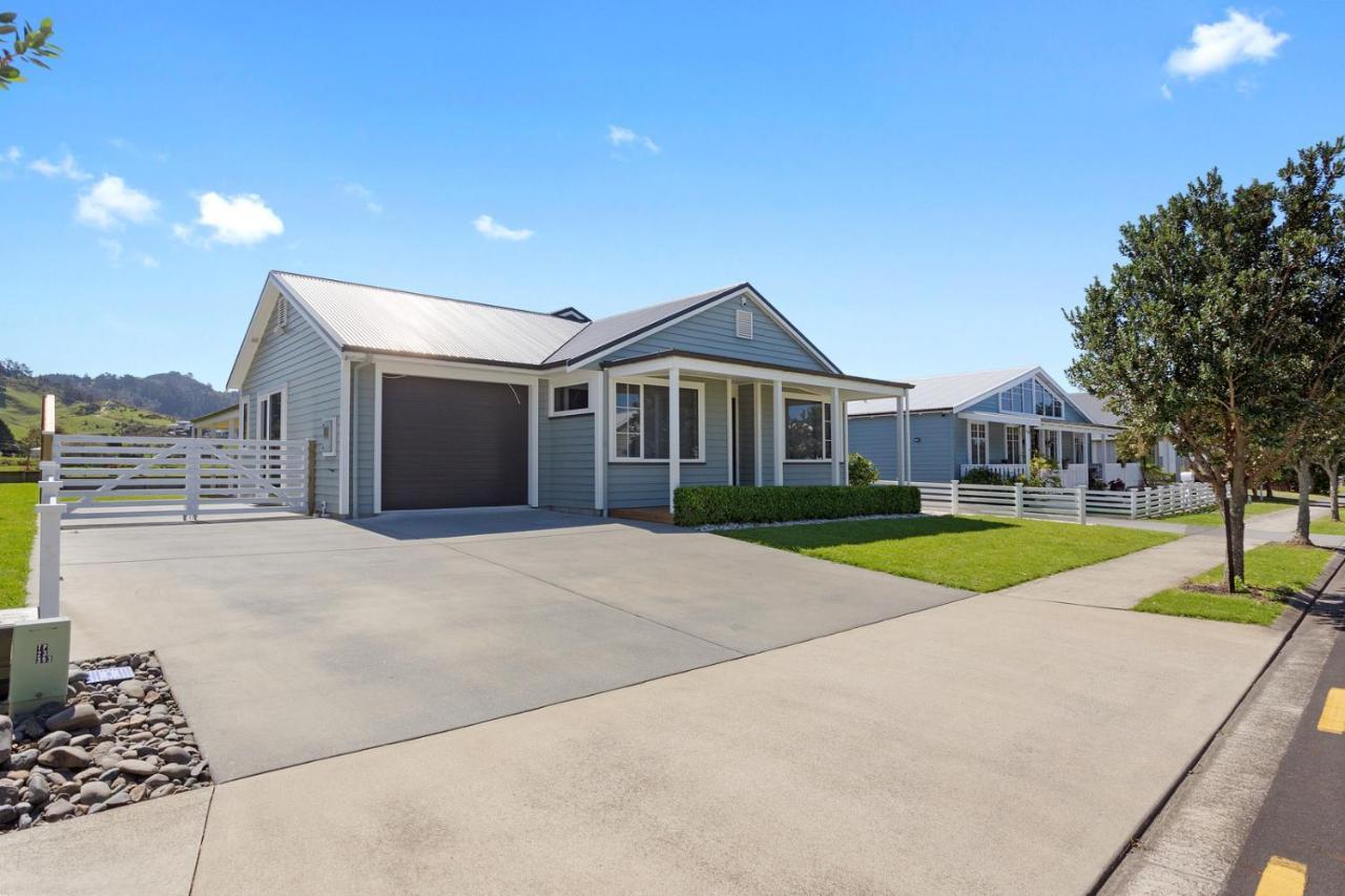 Sky Blue Retreat - Waihi Beach Holiday Home 외부 사진